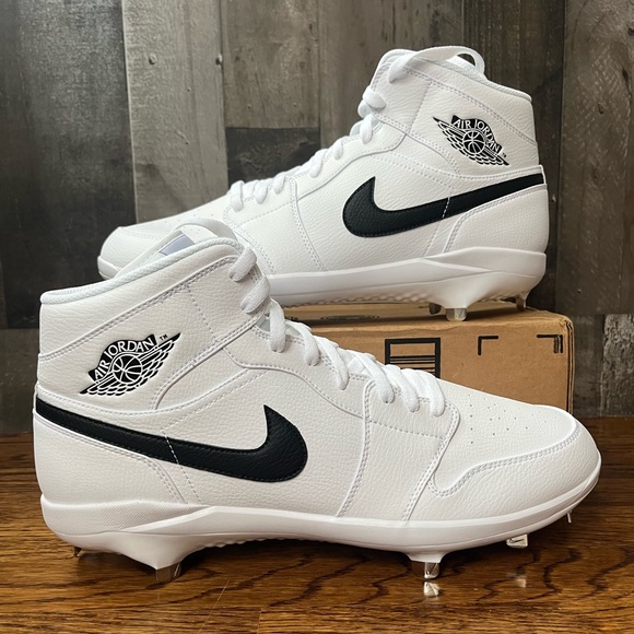 Nike Air Jordan 1 Retro MCS White Black Baseball Cleats AV5354-100 Men's Size 15 - Picture 1 of 5